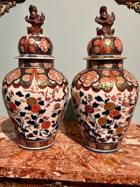 Paire De Potiche En Porcelaine Imari