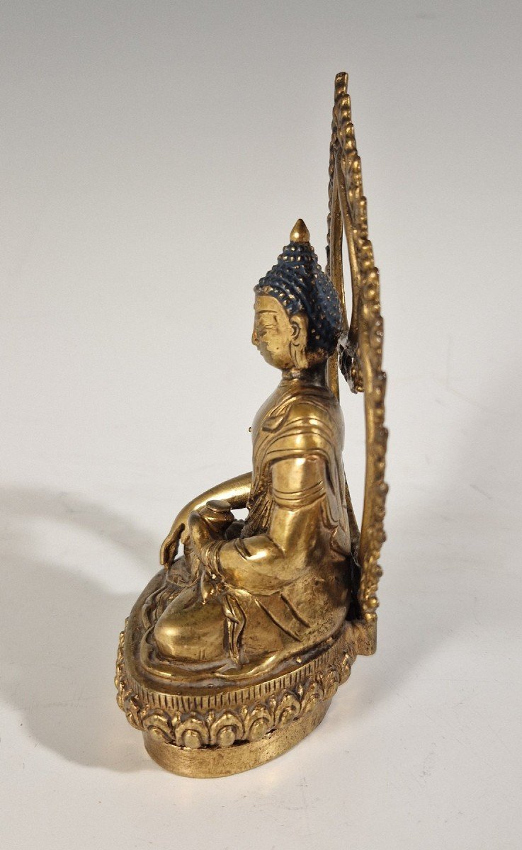 Budda in bronze-photo-2
