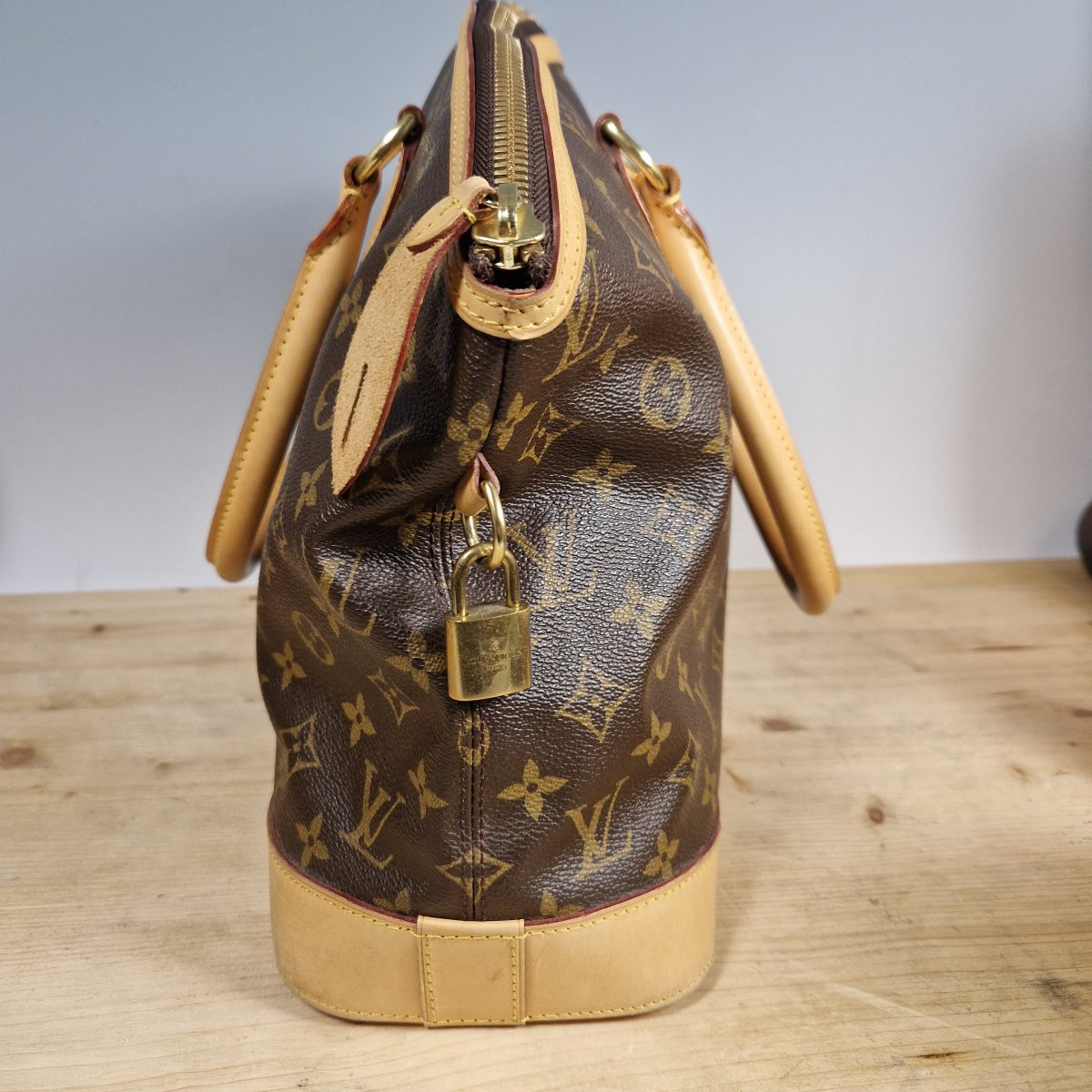 Louis Vuitton mod. Locky-photo-3