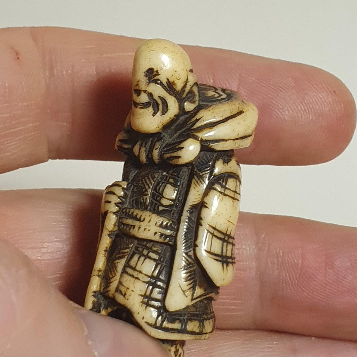 netsuke in corno di  cervo-photo-1