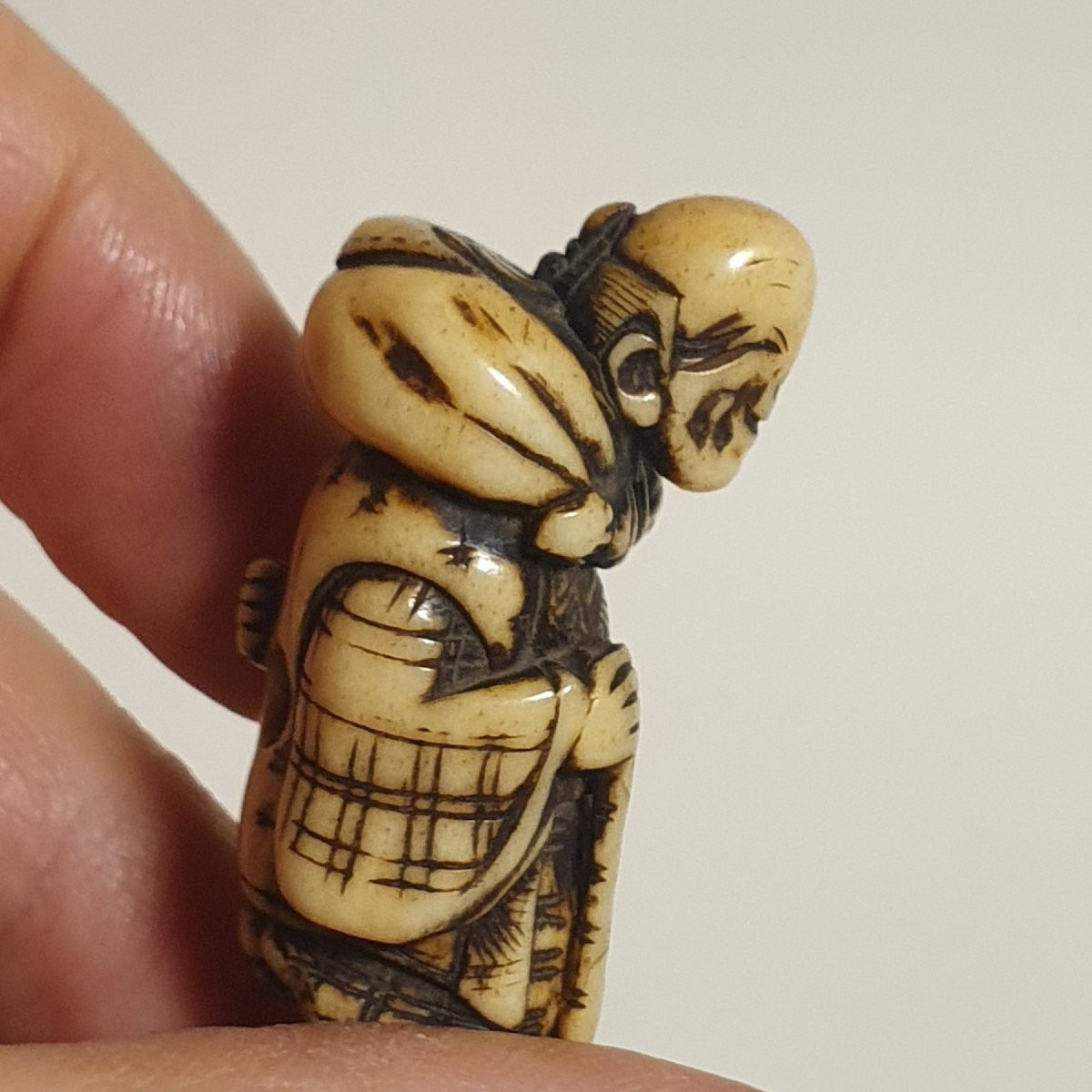 netsuke in corno di  cervo-photo-7