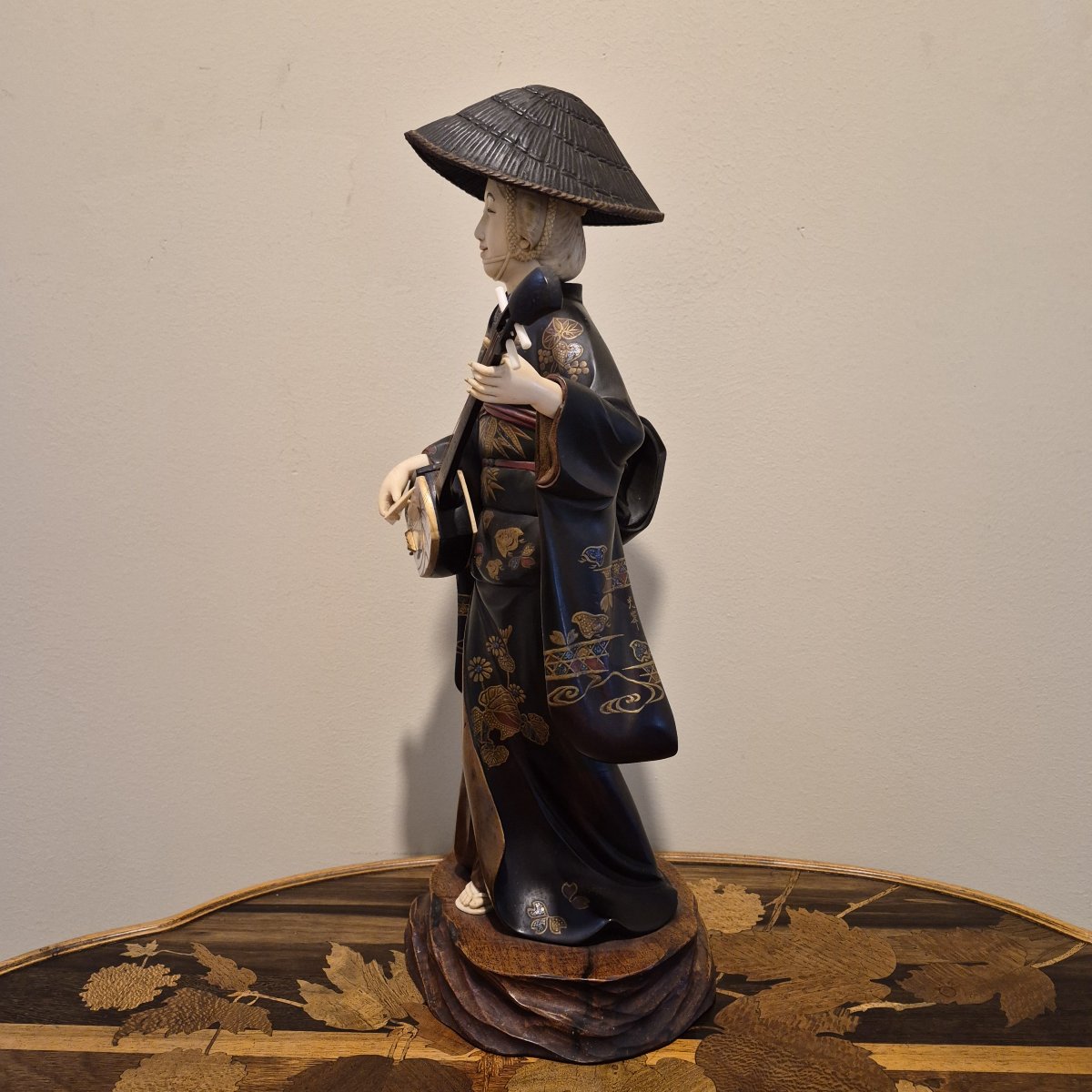 okimono Geisha-photo-1