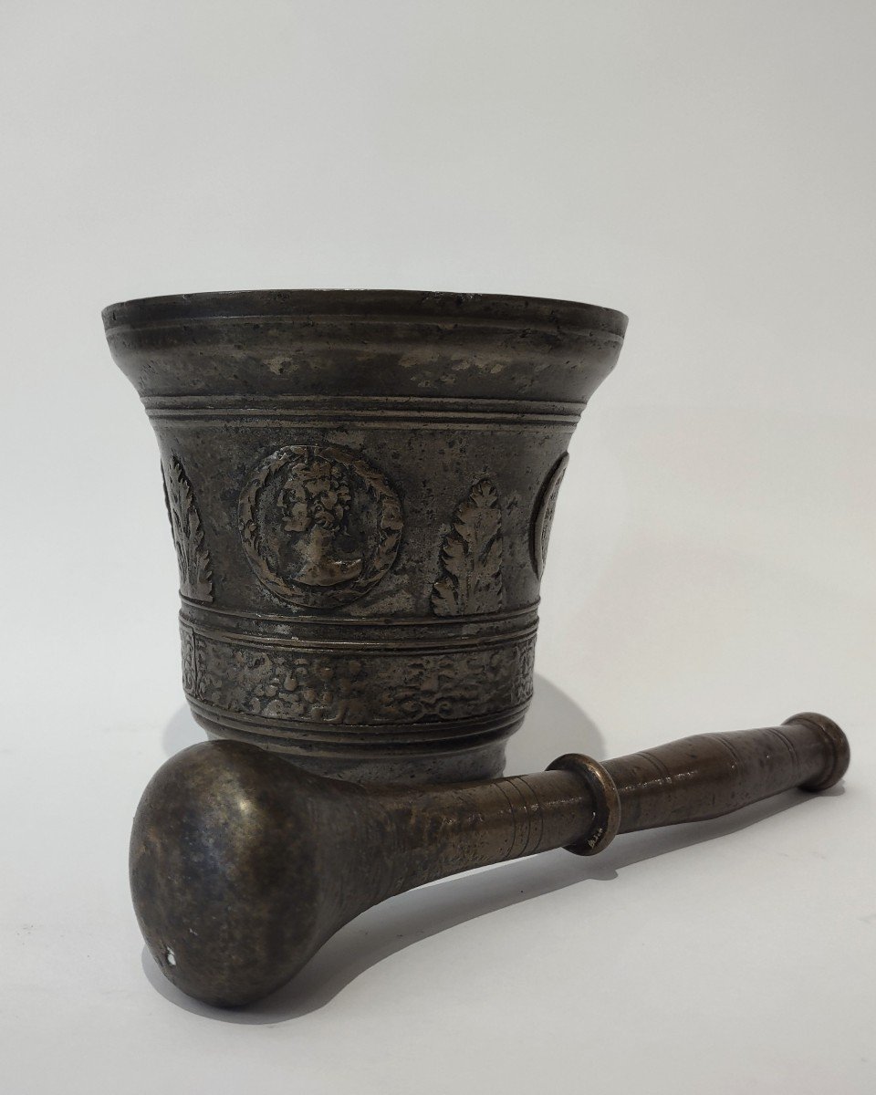Antico mortaio in bronzo-photo-1