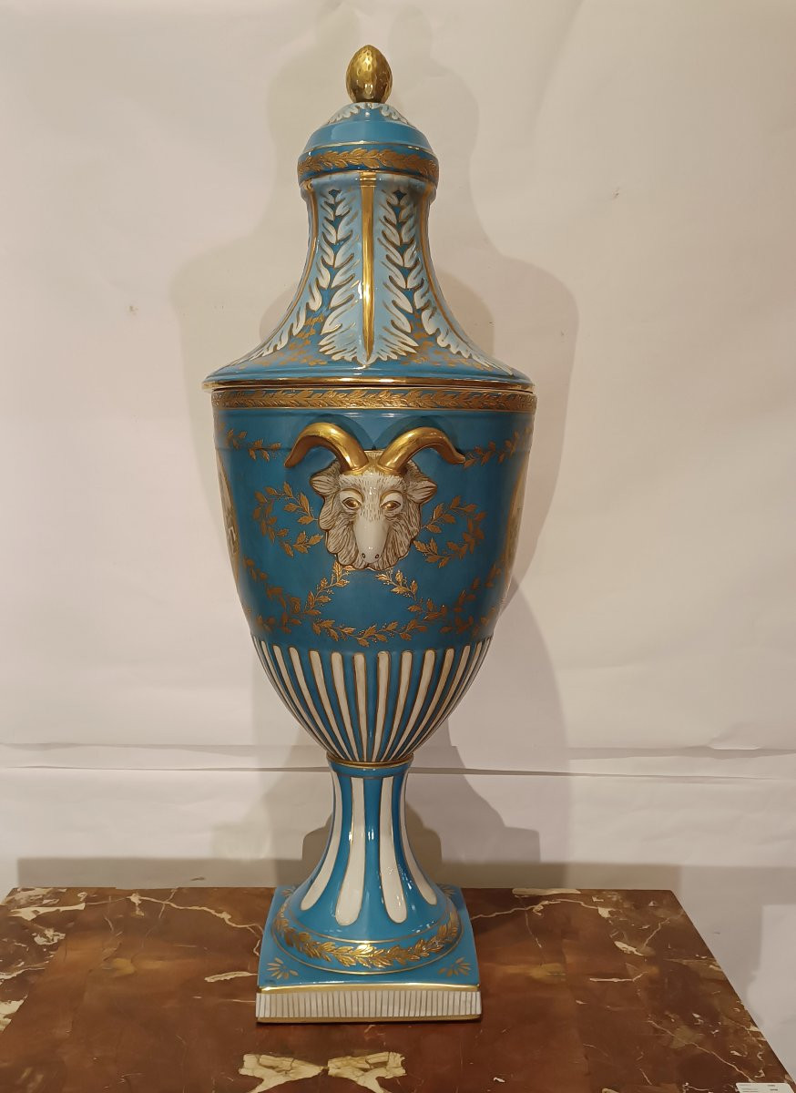 VASO IN PORCELLANA AZZURRO SECONDA META' XIX SECOLO-photo-2