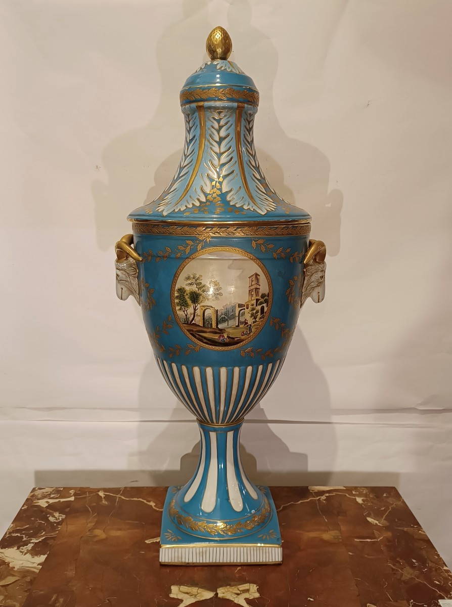 VASO IN PORCELLANA AZZURRO SECONDA META' XIX SECOLO