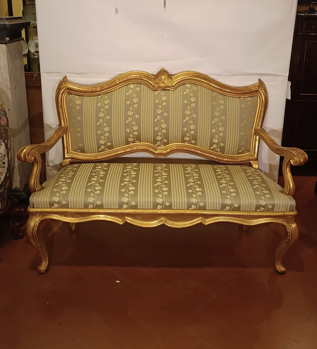 DIVANO LUIGI XV DI MEDIE DIMENSIONI META' XVIII SECOLO 