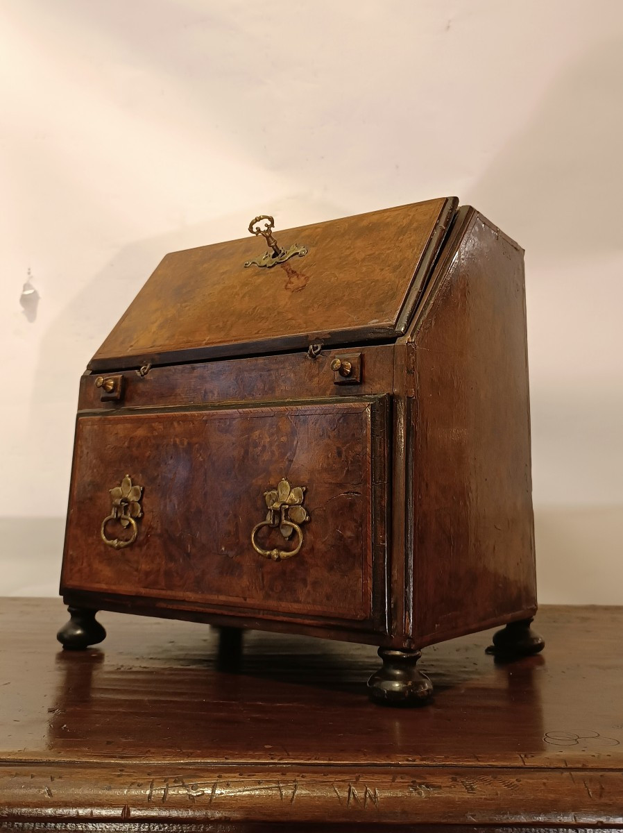 MODELLO DI SCRITTOIO QUEEN ANNA INIZI XIX SECOLO