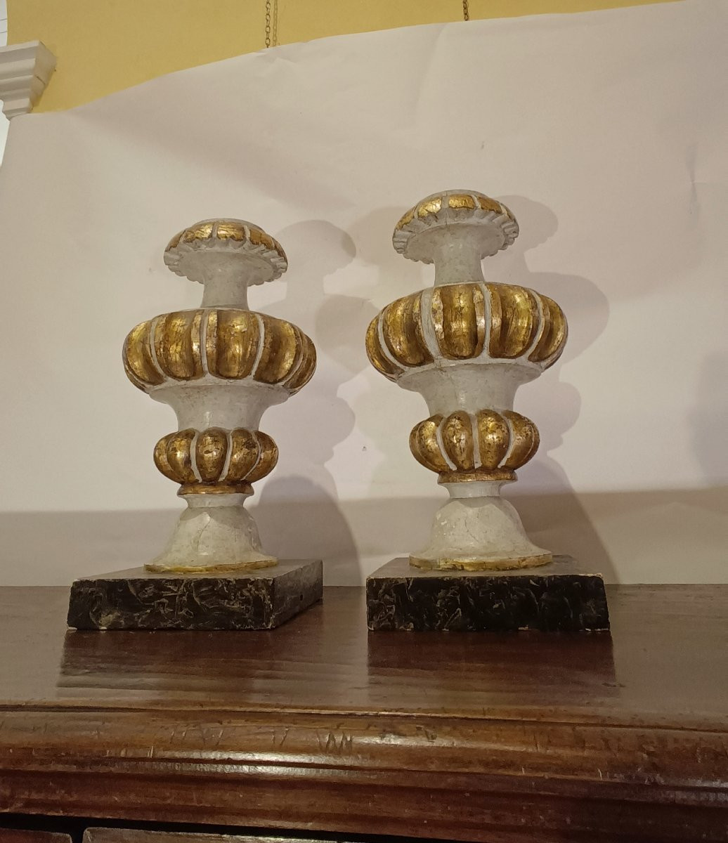 COPPIA DI CANDELABRI IN LEGNO LACCATO E DORATO XIX SECOLO-photo-2