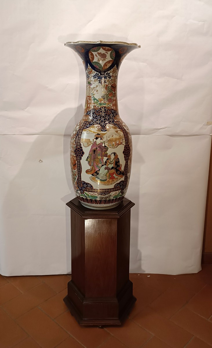 GRANDE VASO IN PORCELLANA IMARI SECONDA META' XIX SECOLO
