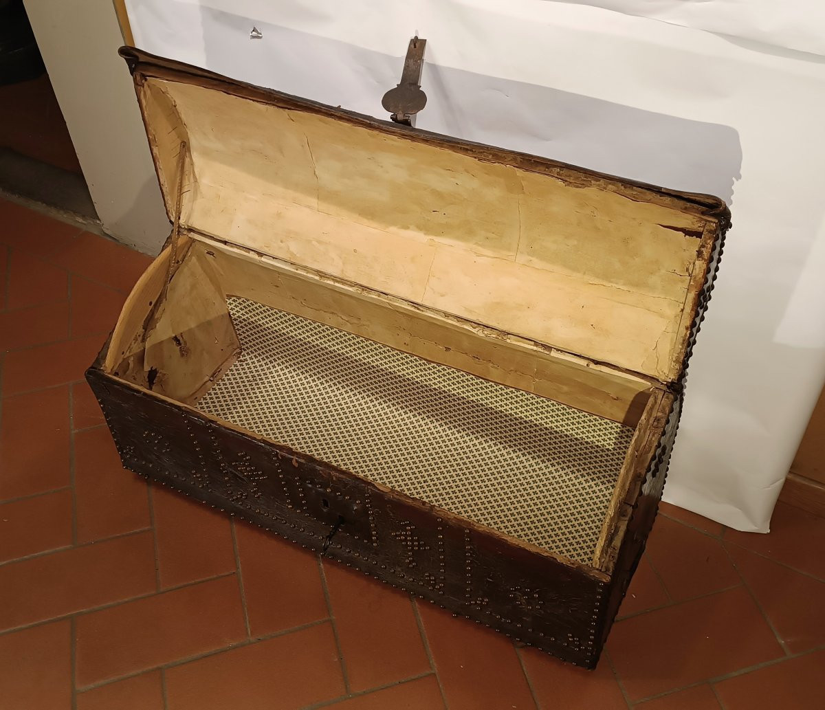 BAULE DA CARROZZA IN CUOIO FINE XVII SECOLO-photo-4