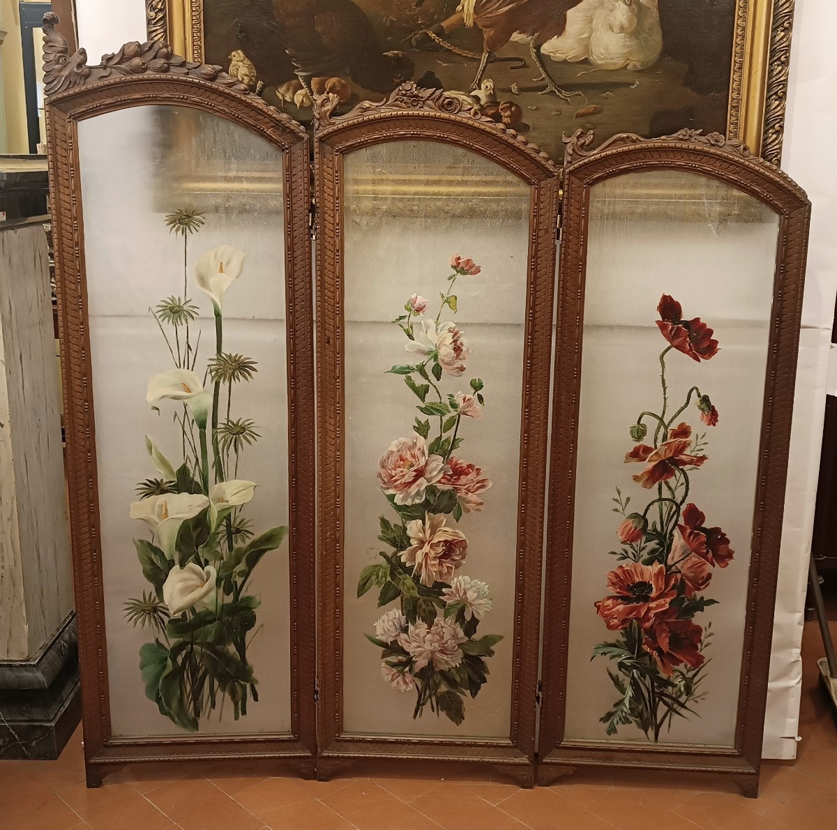 PARAVENTO IN NOCE E VETRO DIPINTO INIZI XX SECOLO