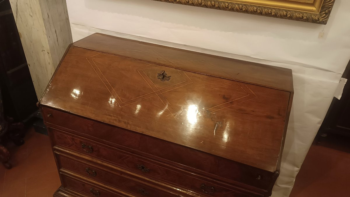 CASSETTONE A RIBALTA IN NOCE E INTARSI FINE XVII SECOLO-photo-3