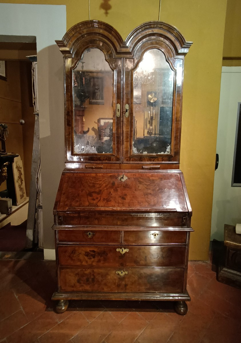 TRUMEAU QUEEN ANNE IN NOCE INIZI XVIII SECOLO 