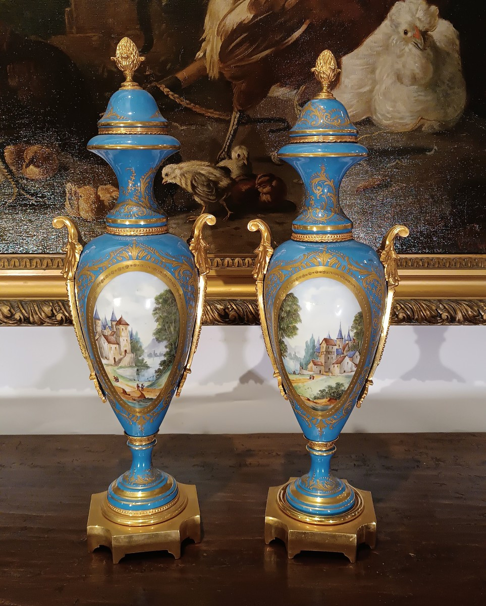 COPPIA DI VASI AD ANFORA SÈVRES SECONDA META' XIX SECOLO