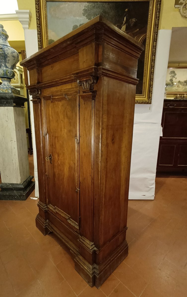 CREDENZINO ALTO IN NOCE FINE XVII SECOLO-photo-2