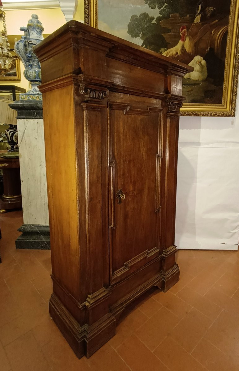 CREDENZINO ALTO IN NOCE FINE XVII SECOLO-photo-3