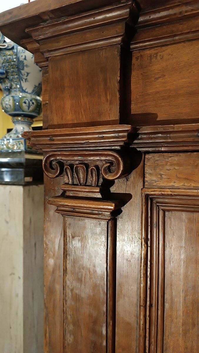 CREDENZINO ALTO IN NOCE FINE XVII SECOLO-photo-2