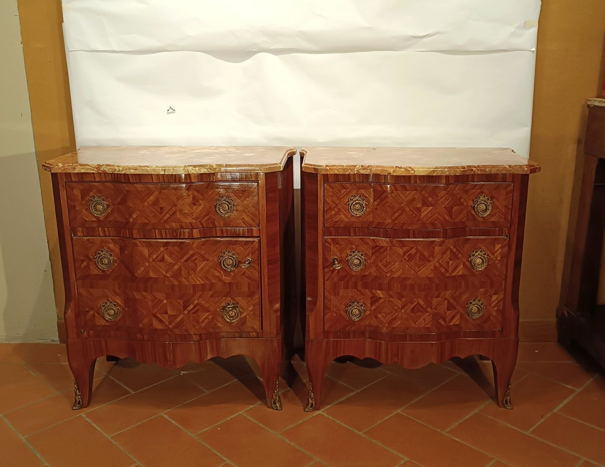 COPPIA DI COMODINI CON PIANO IN MARMO ROSA INIZI XX SECOLO