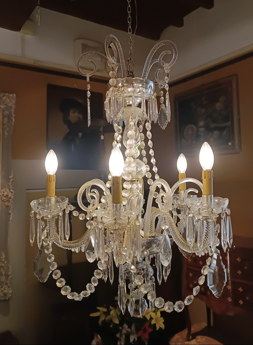 LAMPADARIO IN CRISTALLO CON PASTORALI META' XIX SECOLO 