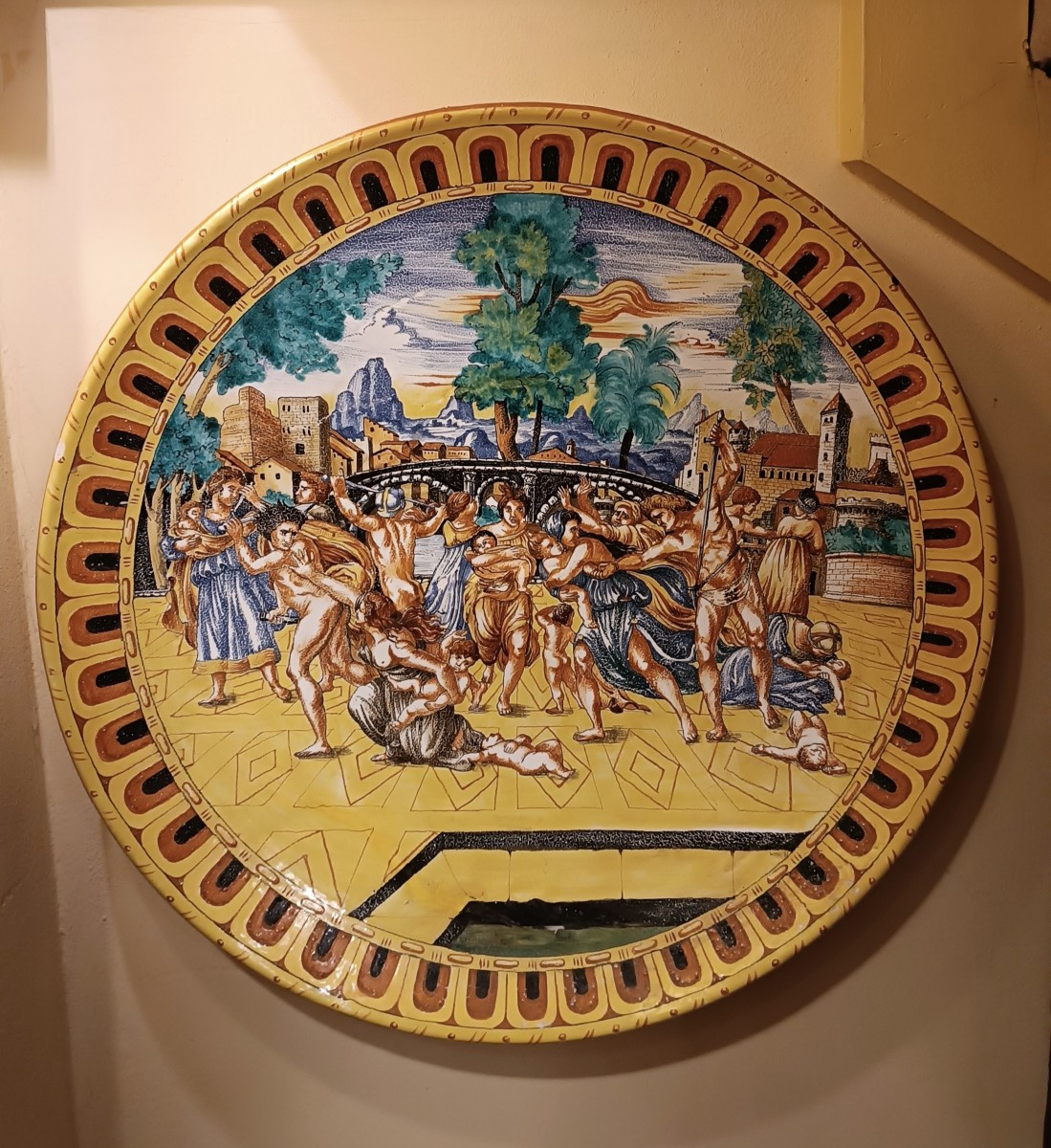 GRANDE PIATTO IN MAIOLICA MONTELUPO FINE XIX SECOLO