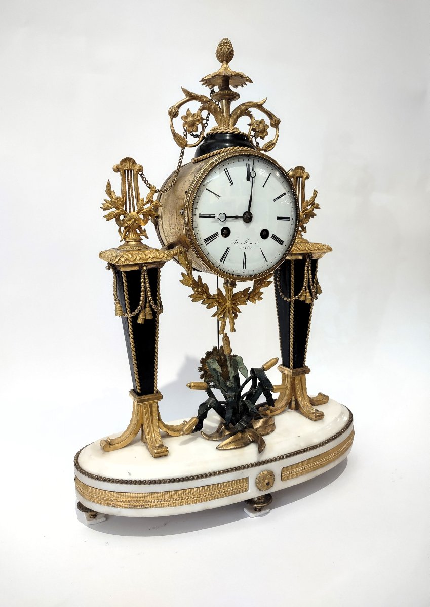 OROLOGIO A PENDOLO LUIGI XVI IN MARMO E BRONZI DORATI FINE DEL XVIII SECOLO-photo-2