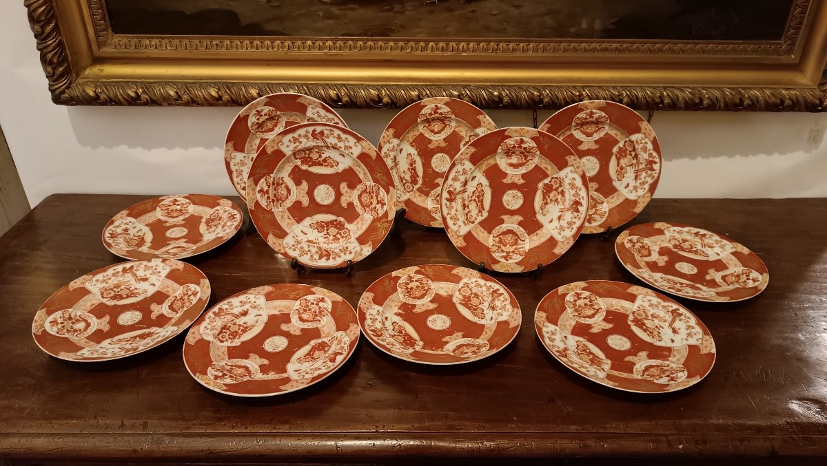 UNDICI PIATTI IN PORCELLANA IMARI SECONDA META' XIX SECOLO