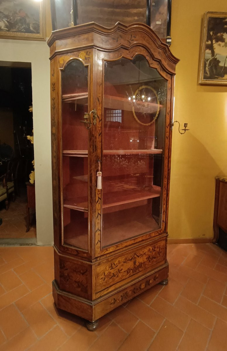 VETRINA IN NOCE CON INTARSI META' XIX SECOLO-photo-4