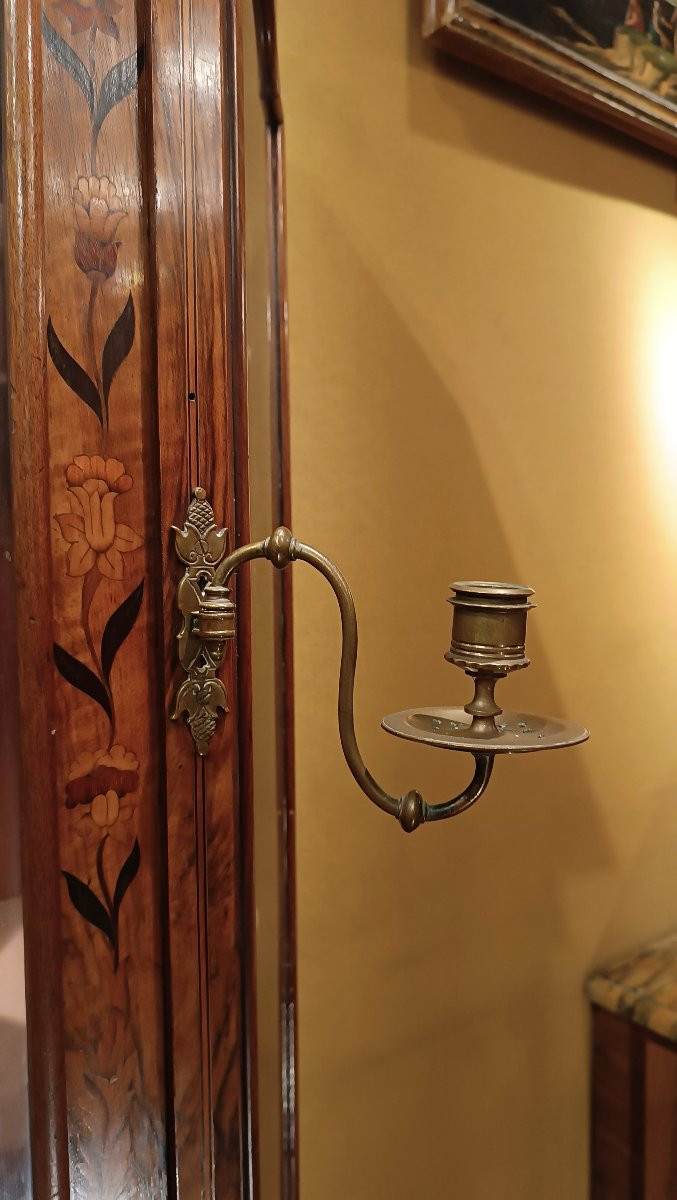 VETRINA IN NOCE CON INTARSI META' XIX SECOLO-photo-3