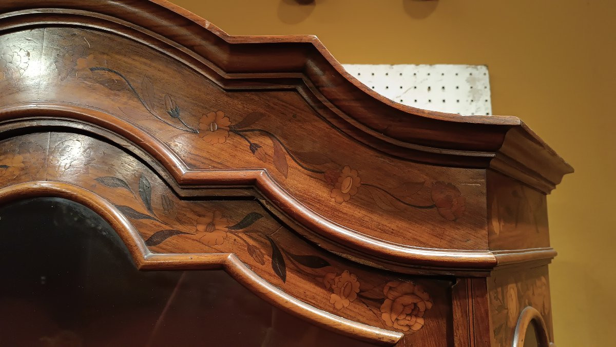 VETRINA IN NOCE CON INTARSI META' XIX SECOLO-photo-5