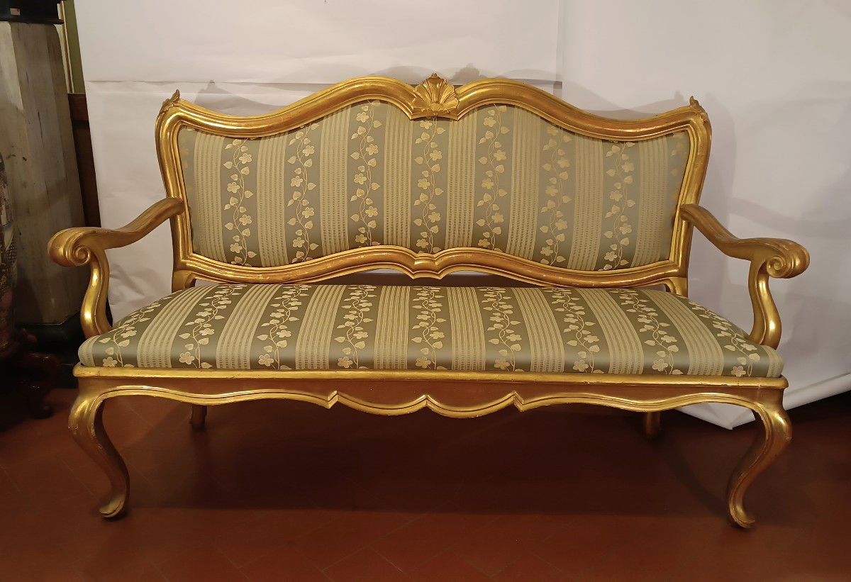 DIVANO LUIGI XV DI GRANDI DIMENSIONI META' XVIII SECOLO