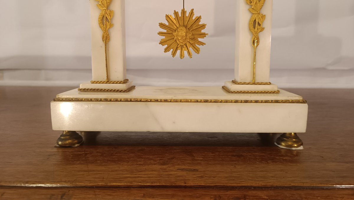 OROLOGIO A TEMPIETTO IN MARMO BIANCO SECONDA META' XVIII SECOLO -photo-4