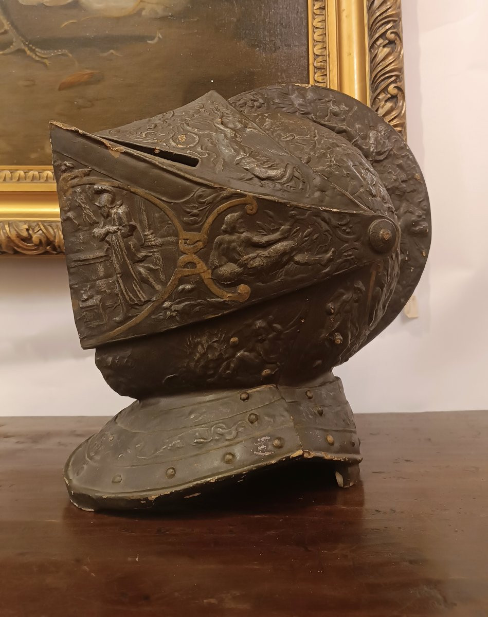 RIPRODUZIONE IN STUCCO DELL'ELMO DI ENRICO II INIZIO XX SECOLO -photo-2