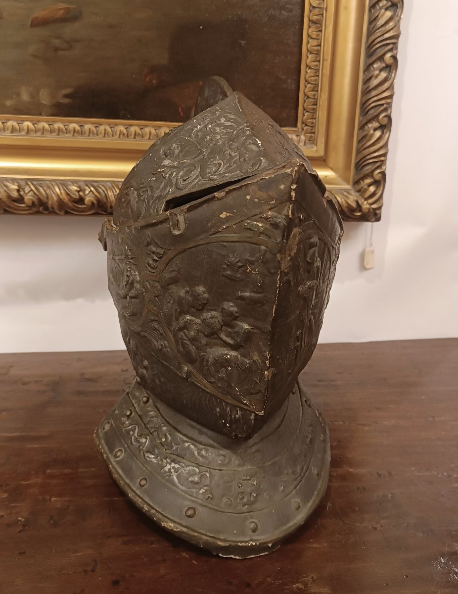 RIPRODUZIONE IN STUCCO DELL'ELMO DI ENRICO II INIZIO XX SECOLO -photo-7