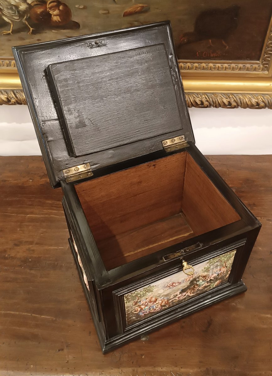 COFANETTO CON PLACCHE IN PORCELLANA CAPODIMONTE META' XIX SECOLO -photo-8