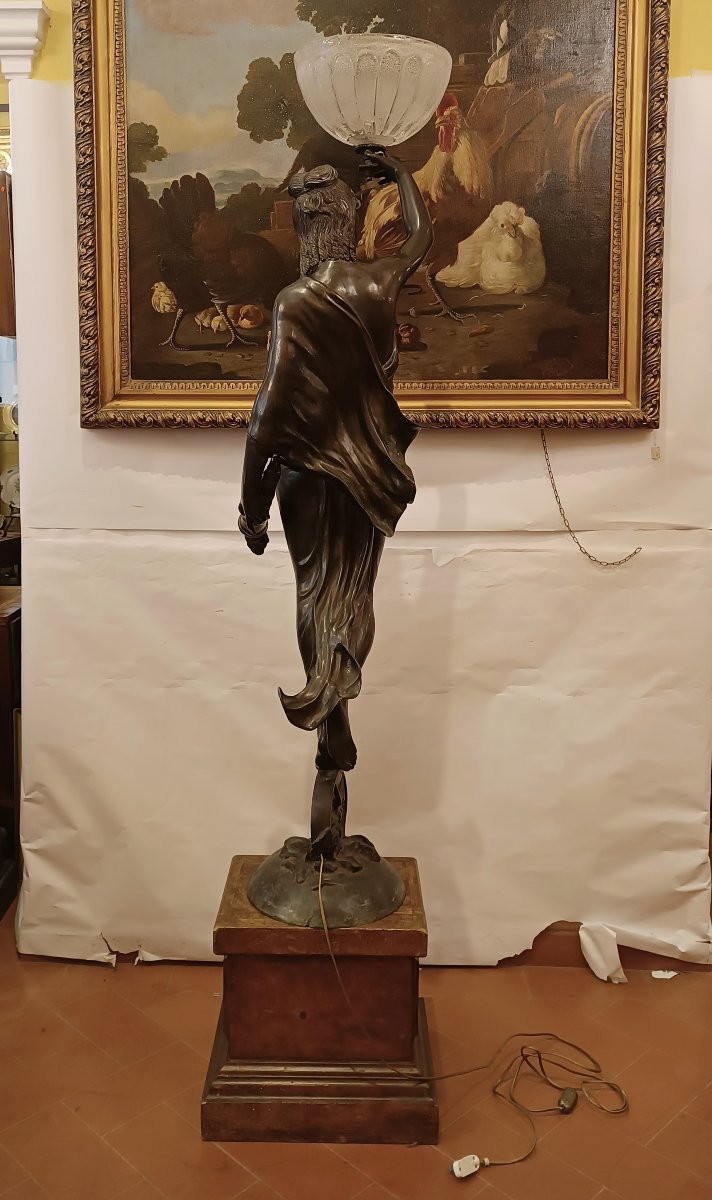 LAMPADA CON SCULTURA IN BRONZO DELLA DEA FORTUNA SECONDA META' XIX SECOLO-photo-3