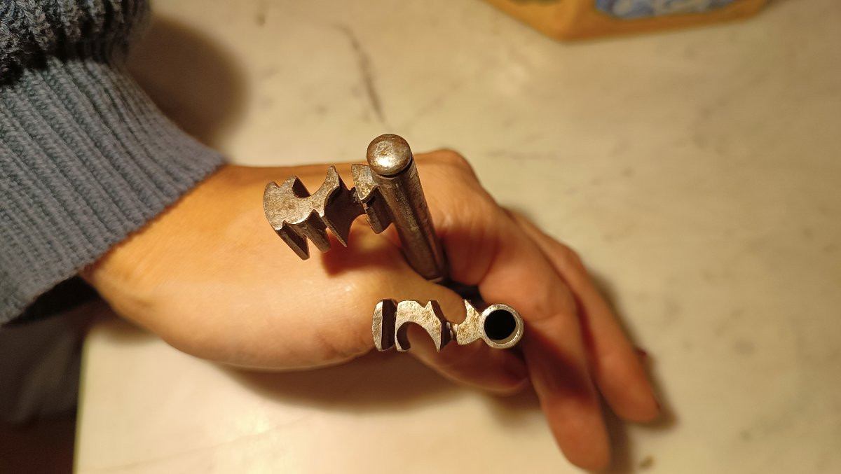 FORZIERE IN FERRO META' DEL XVII SECOLO-photo-5