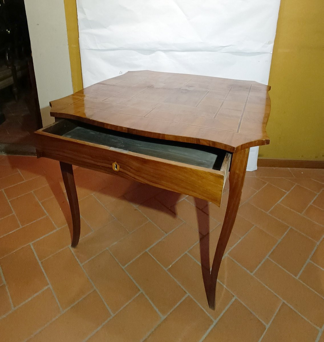 TAVOLINO DA GIOCO IN NOCE CON INTARSI META' XIX SECOLO-photo-1