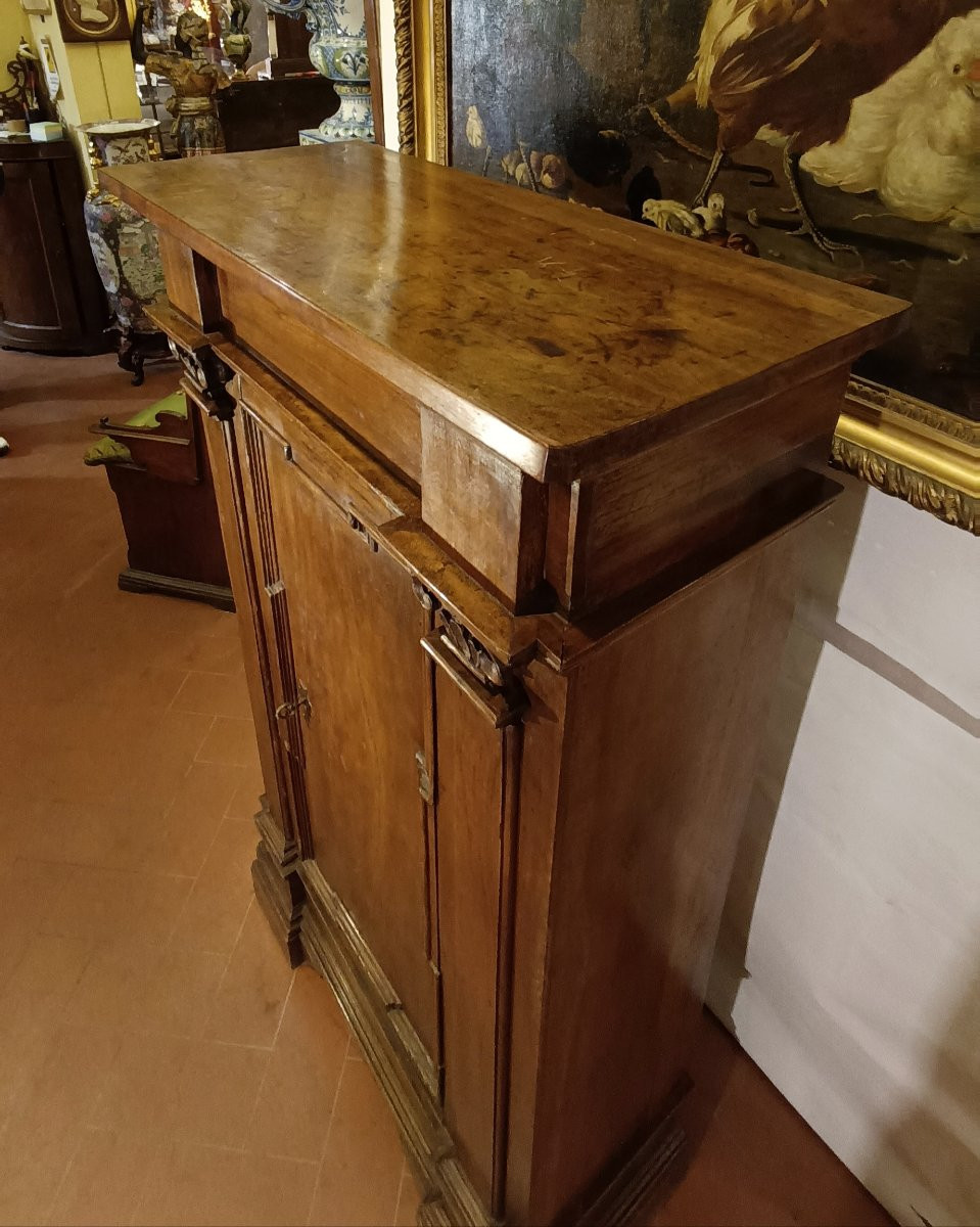 CREDENZINO ALTO IN NOCE FINE XVII SECOLO-photo-3