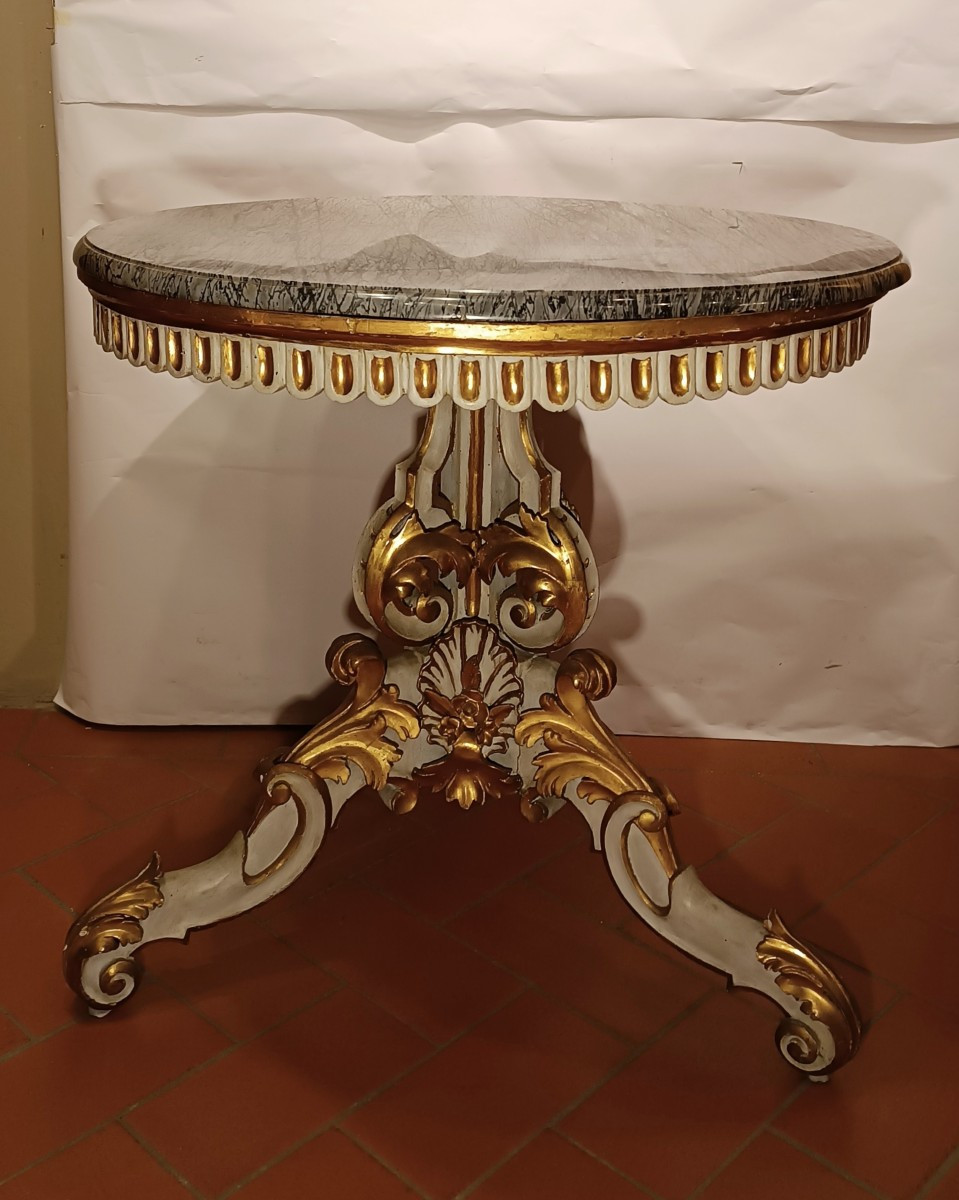 TAVOLO DIPINTO E DORATO CON PIANO IN MARMO META' XIX SECOLO