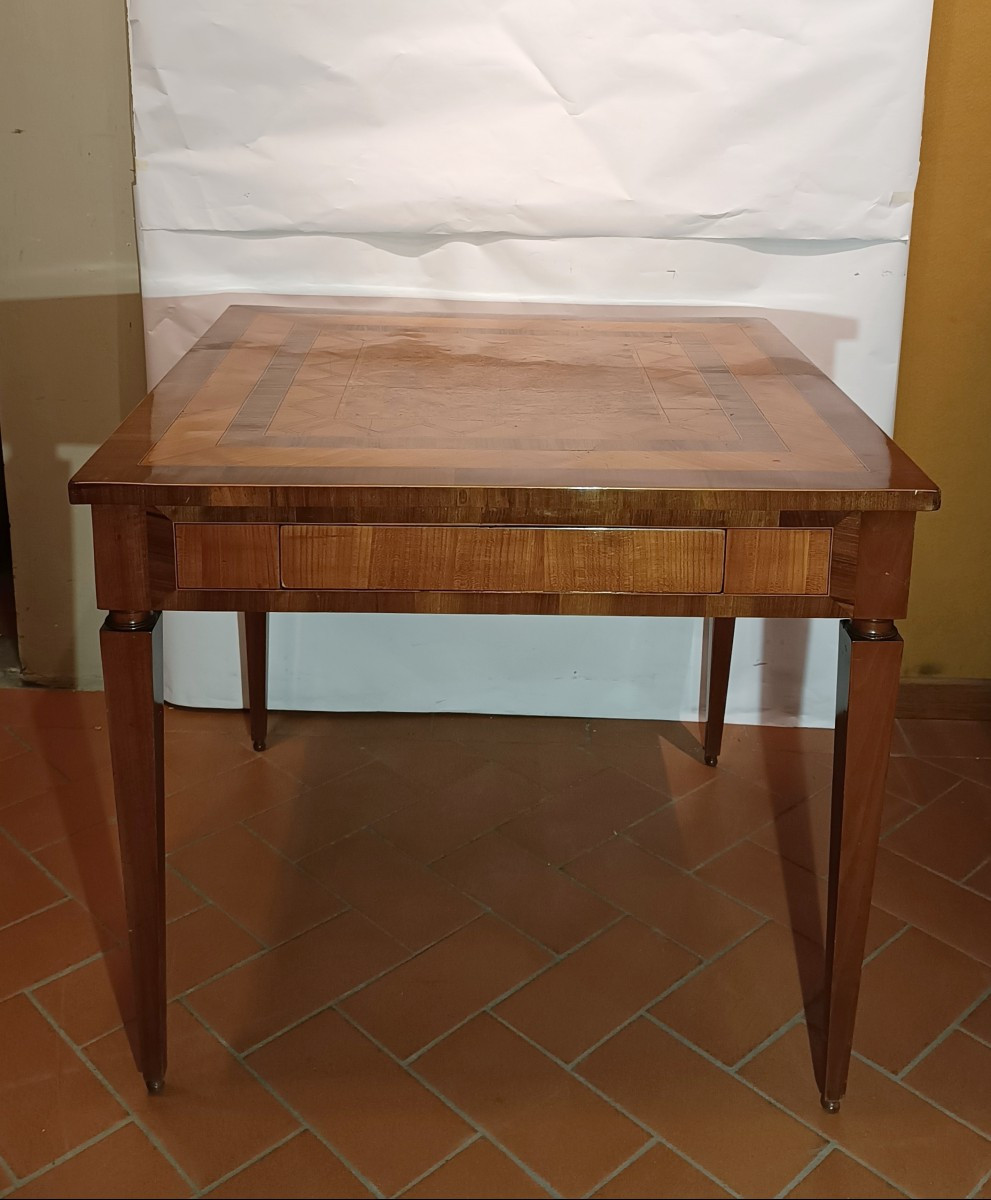 TAVOLO DA GIOCO CON INTARSI LUIGI XVI SECONDA META' XVIII SECOLO 