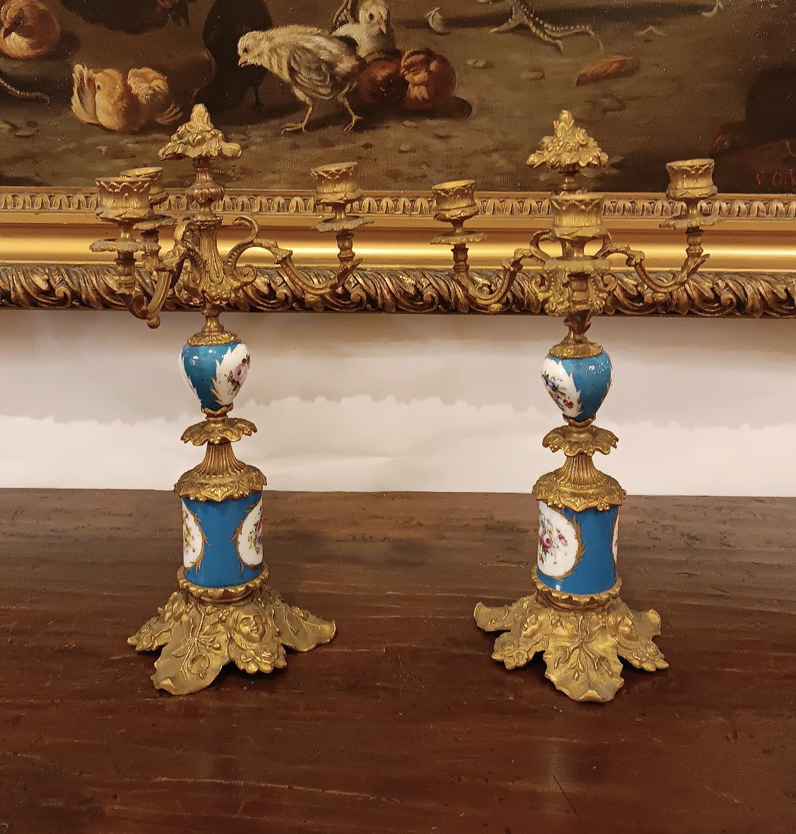 COPPIA DI CANDELIERI IN BRONZO DORATO E PORCELLANA SÈVRES META' XIX SECOLO -photo-3