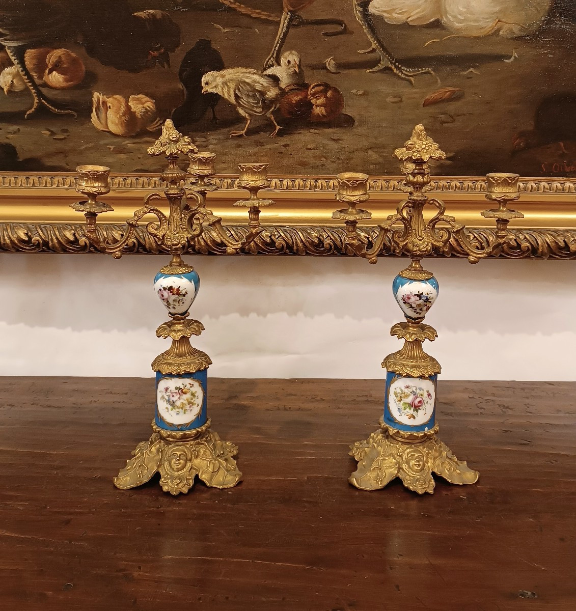 COPPIA DI CANDELIERI IN BRONZO DORATO E PORCELLANA SÈVRES META' XIX SECOLO 