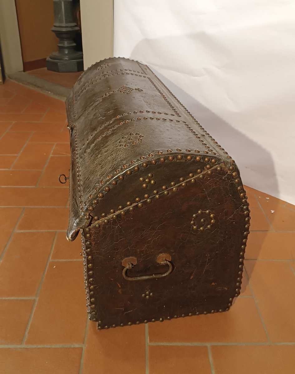 BAULE DA CARROZZA IN CUOIO FINE XVII SECOLO-photo-3