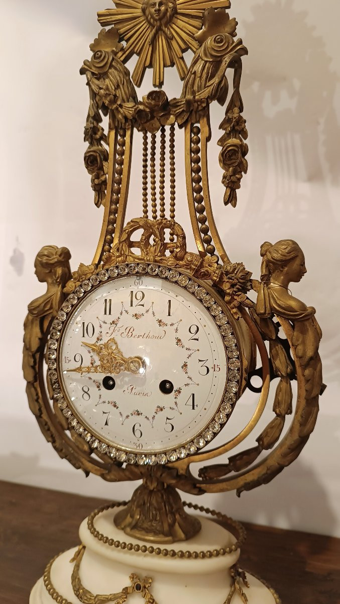 OROLOGIO A LIRA IN MARMO BIANCO E STRASS META' XIX SECOLO-photo-3
