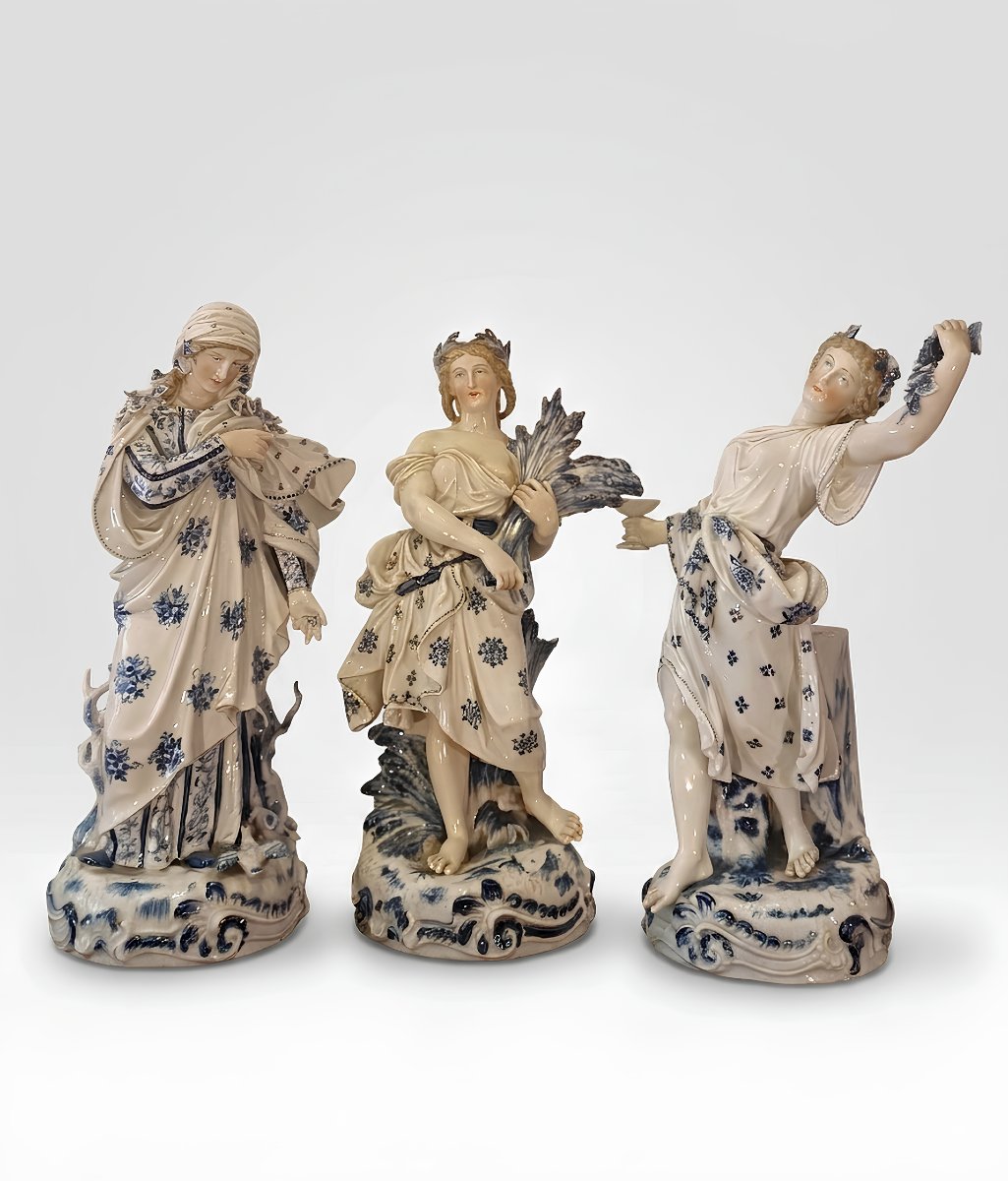 TRE STATUETTE IN PORCELLANA STAGIONI RAUENSTEIN META' XIX SECOLO