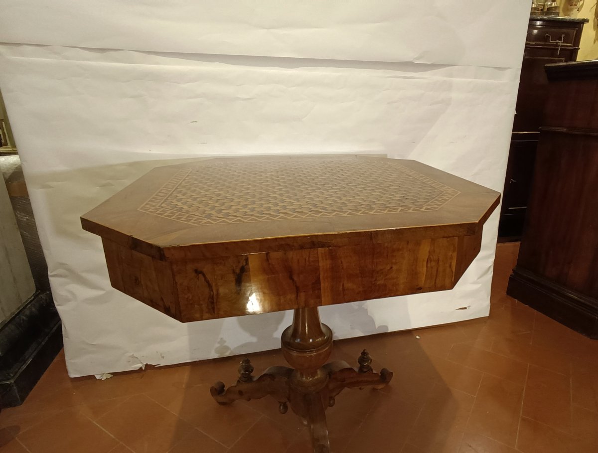TAVOLINO OTTAGONALE CON INTARSI GEOMETRICI META' XIX SECOLO -photo-1