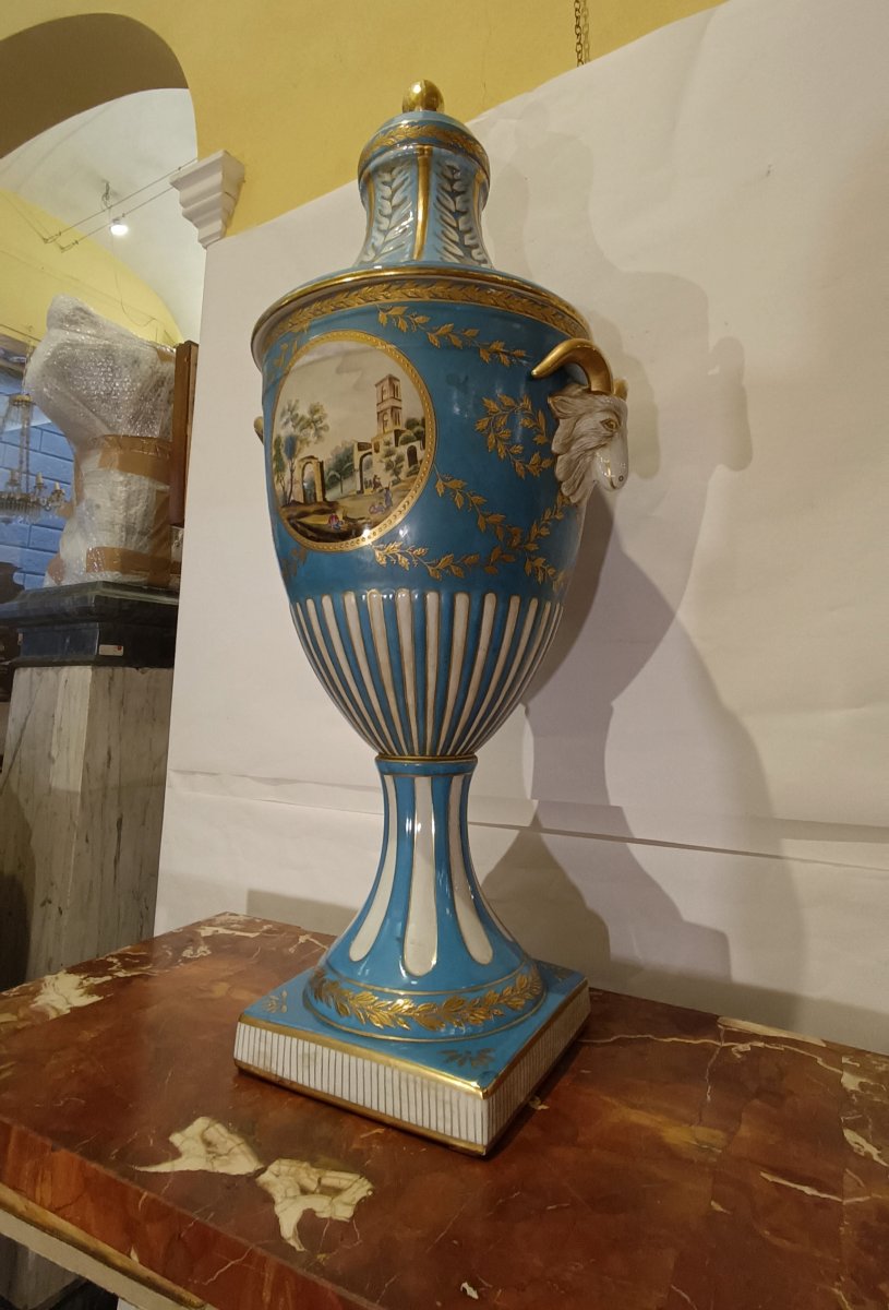 VASO IN PORCELLANA AZZURRO SECONDA META' XIX SECOLO-photo-2