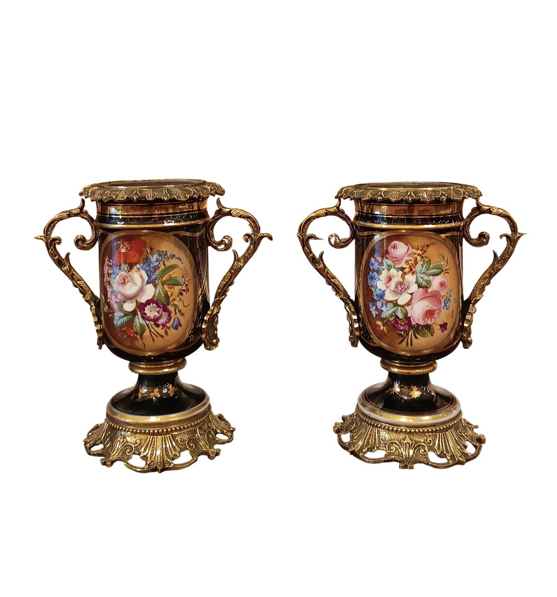 COPPIA DI VASI IN PORCELLANA E BRONZO META' XIX SECOLO