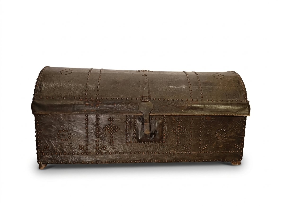 BAULE DA CARROZZA IN CUOIO FINE XVII SECOLO