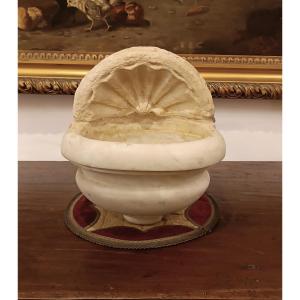 ACQUASANTIERA IN MARMO PRIMA META' XVII SECOLO